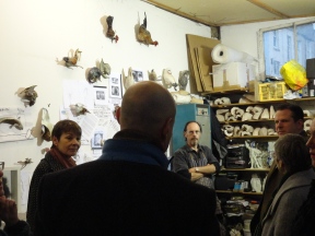 Left to right Caroline Lucas, foreground back of John McPherson, Artist Guy Holden, Matt Smith, Rosy Greenlees; discussions in Guy Holden’s and Avril Wilson studio 